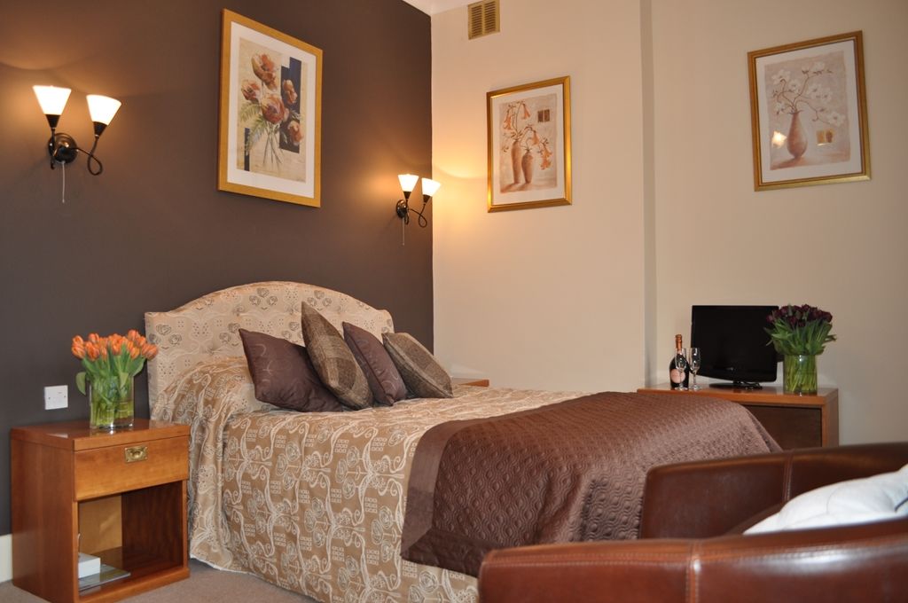 Healds Hall Hotel Cleckheaton Room photo