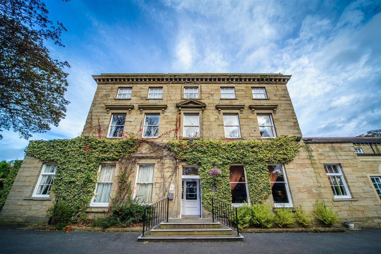 Healds Hall Hotel Cleckheaton Exterior photo